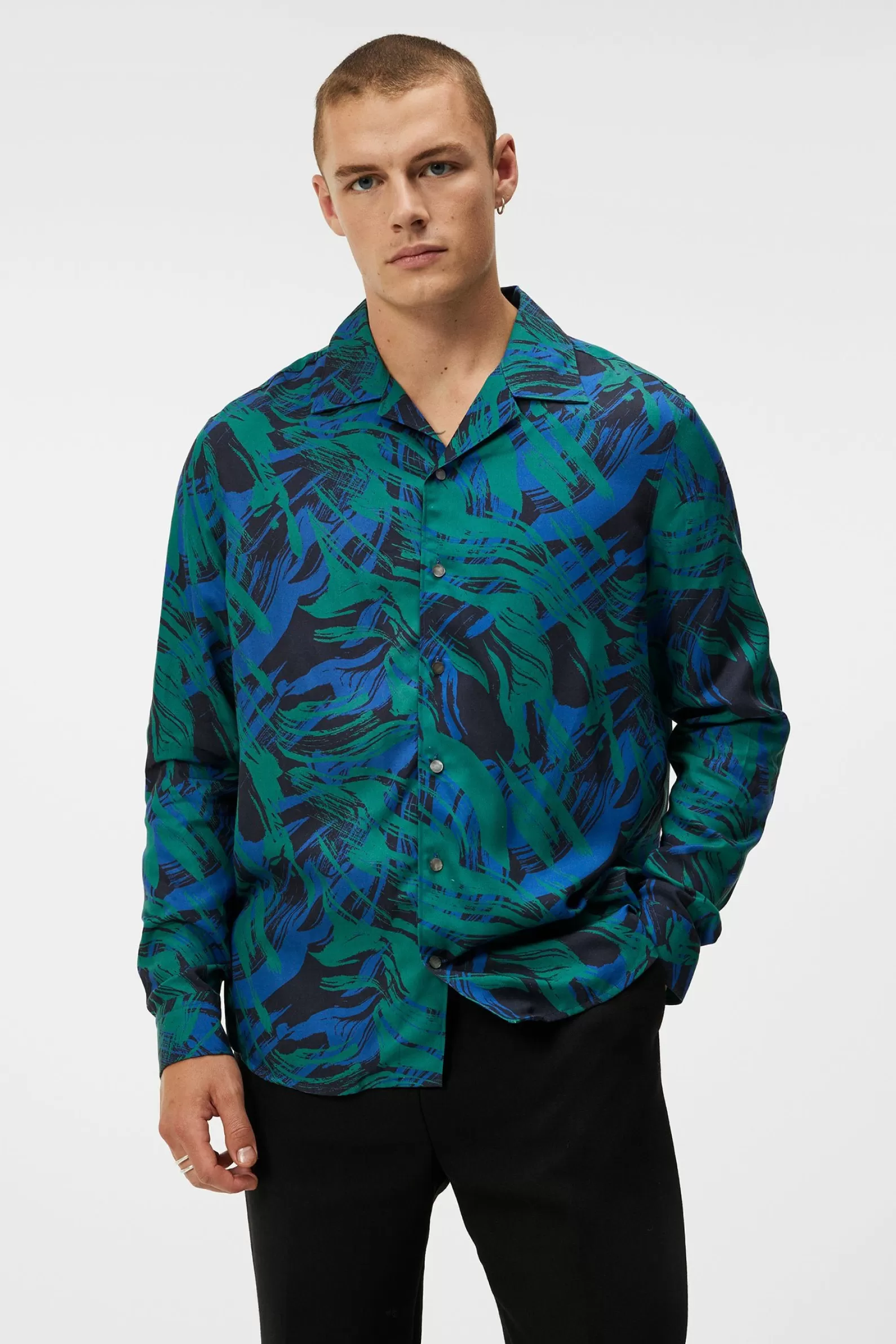 J.Lindeberg Playa Printed Tencel Shirt Navy Valley*MÄN Stickat | Skjortor