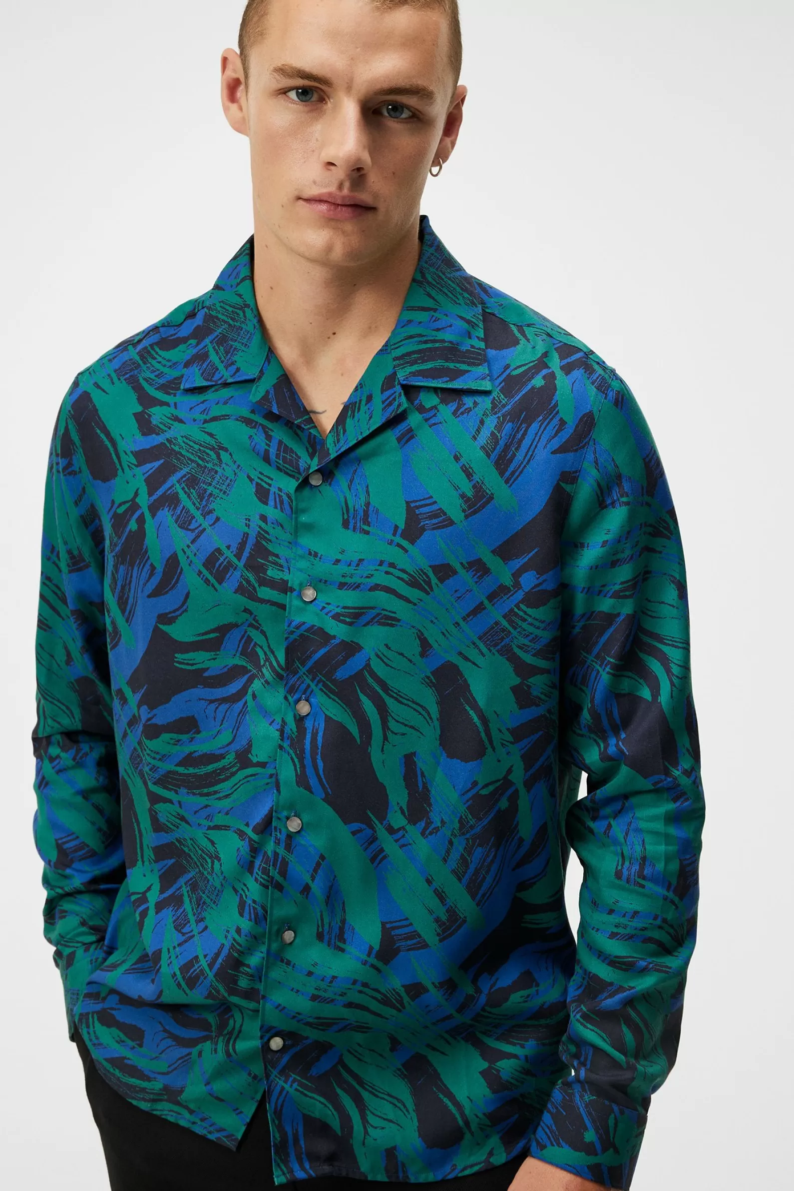 J.Lindeberg Playa Printed Tencel Shirt Navy Valley*MÄN Stickat | Skjortor