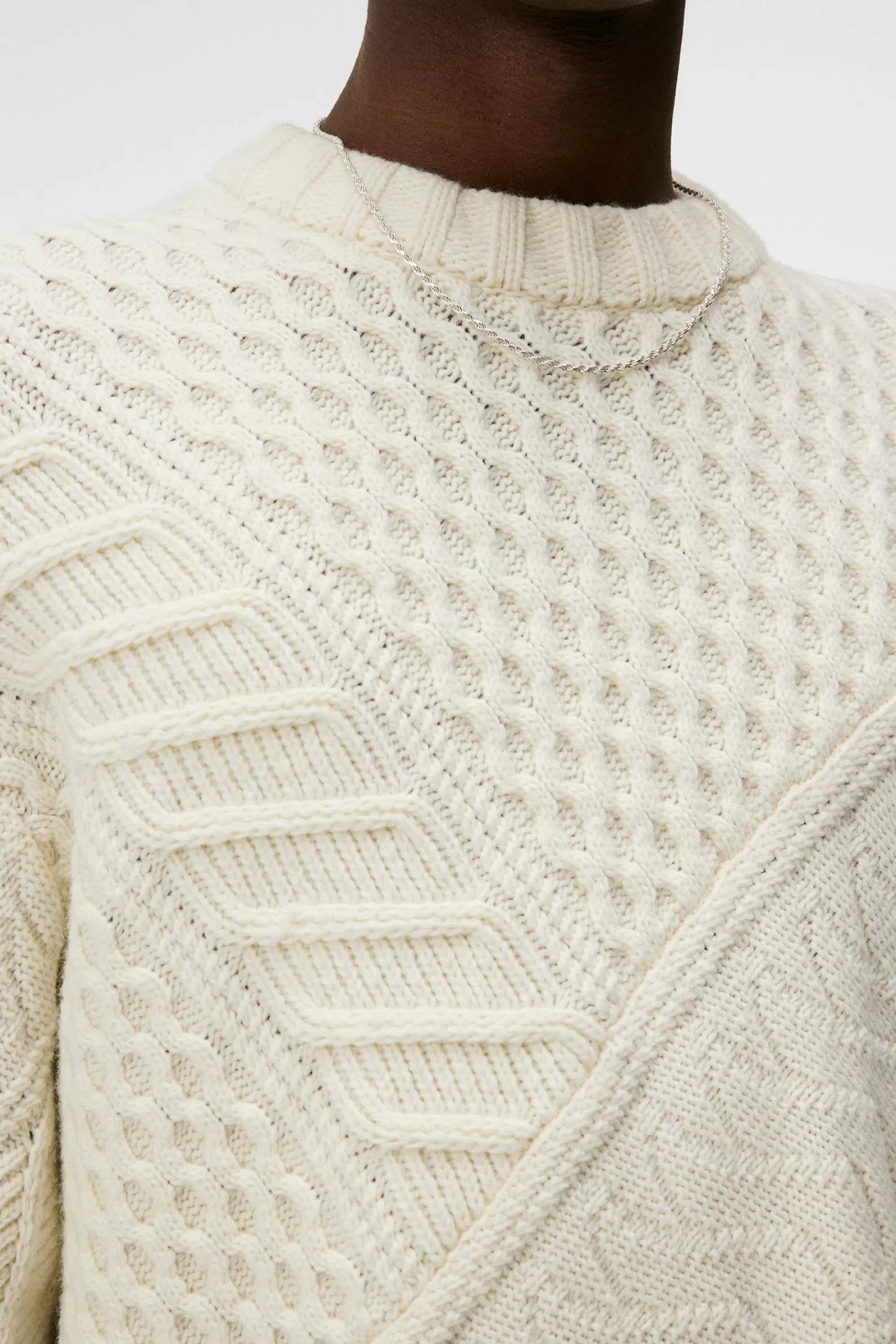 J.Lindeberg Savio Cable Knit Mock Neck Cloud White*MÄN Stickat